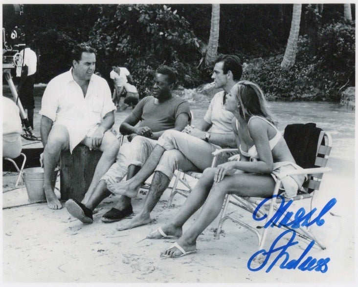 URSULA ANDRESS ON SET SHOT FROM JAMES BONDS DR NO IN PERSON SIGNED PHOTO
