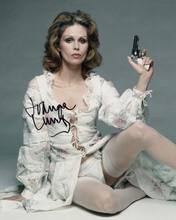 JOANNA LUMLEY IN PERSON SIGNED PHOTO KNOWN FOR ABSOLUTELY FABULOUS, THE NEW AVENGERS