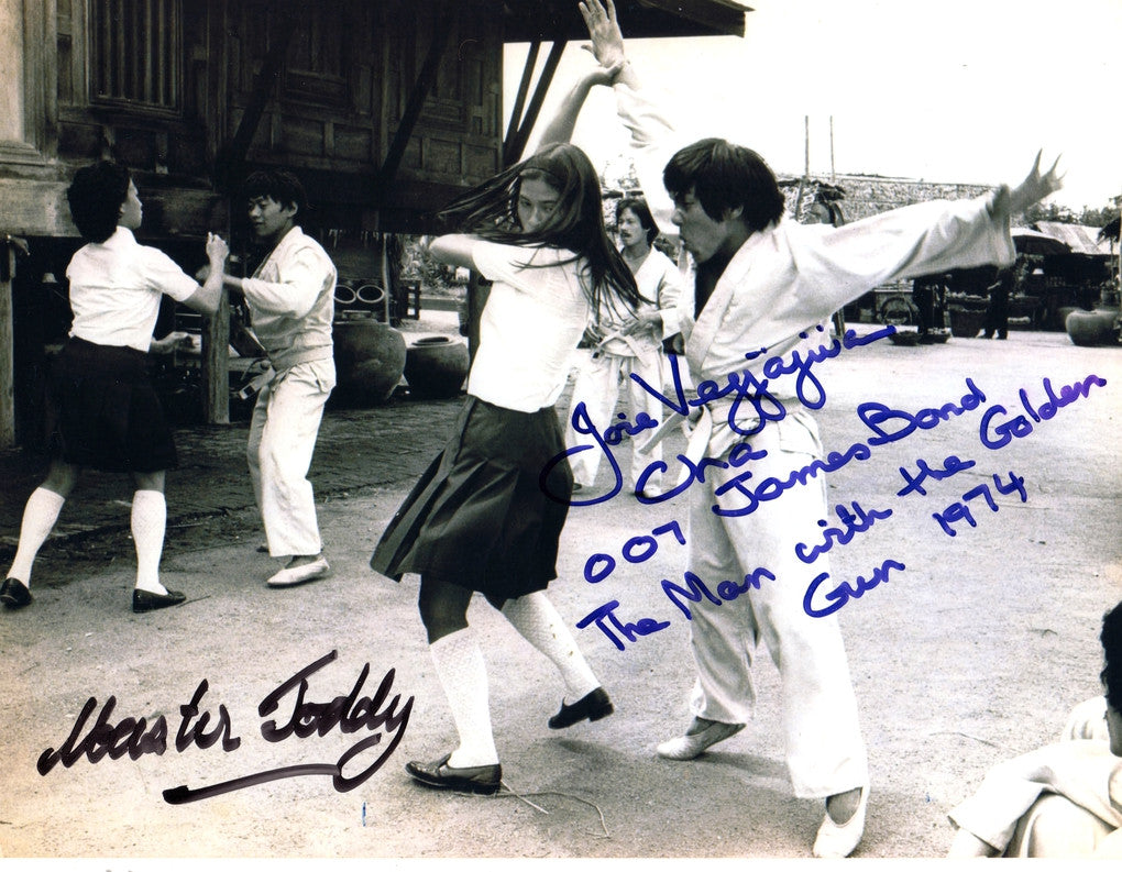 THE MAN WITH THE GOLDEN GUN IN PERSON SIGNED PHOTO BY MASTER TODDY & JOIE VEJJAJIVA