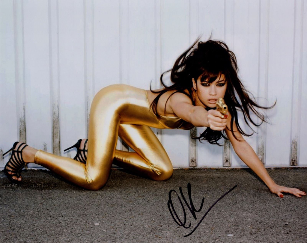 OLGA KURYLENKO JAMES BOND GIRL IN PERSON SIGNED PHOTO