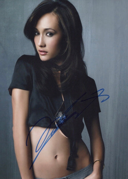 MAGGIE Q IN PERSON SIGNED 11 x 14 COLOR PHOTO