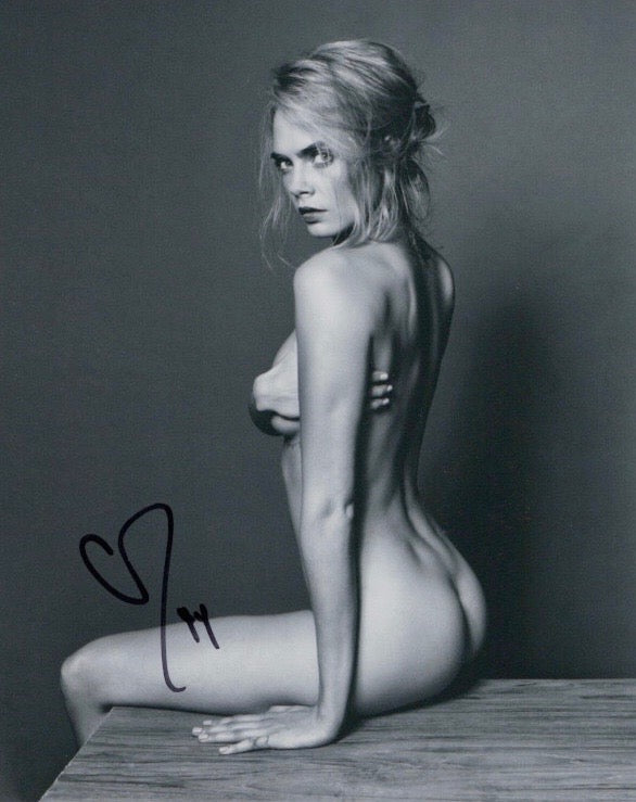 CARA DELEVINGNE ACTRESS, MODEL, PRODUCER, WRITER SIGNED PHOTO