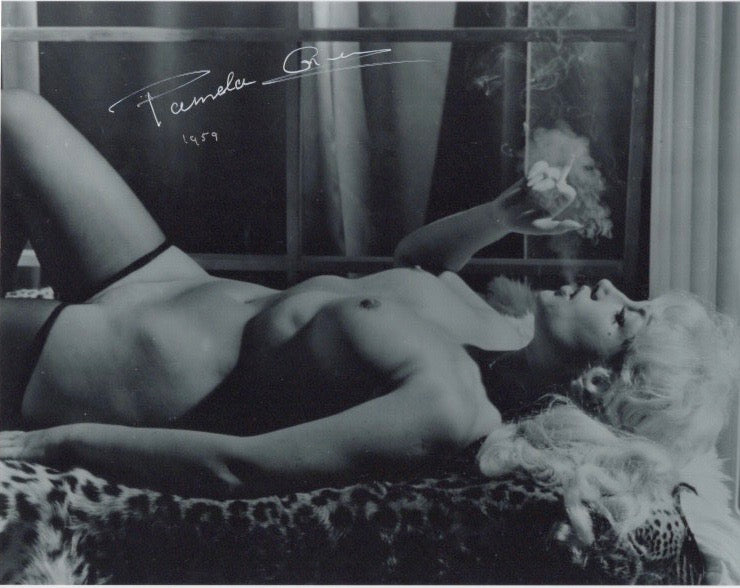 PAMELA GREEN / ACTRESS IN PERSON SIGNED BXW 8X10 PHOTO