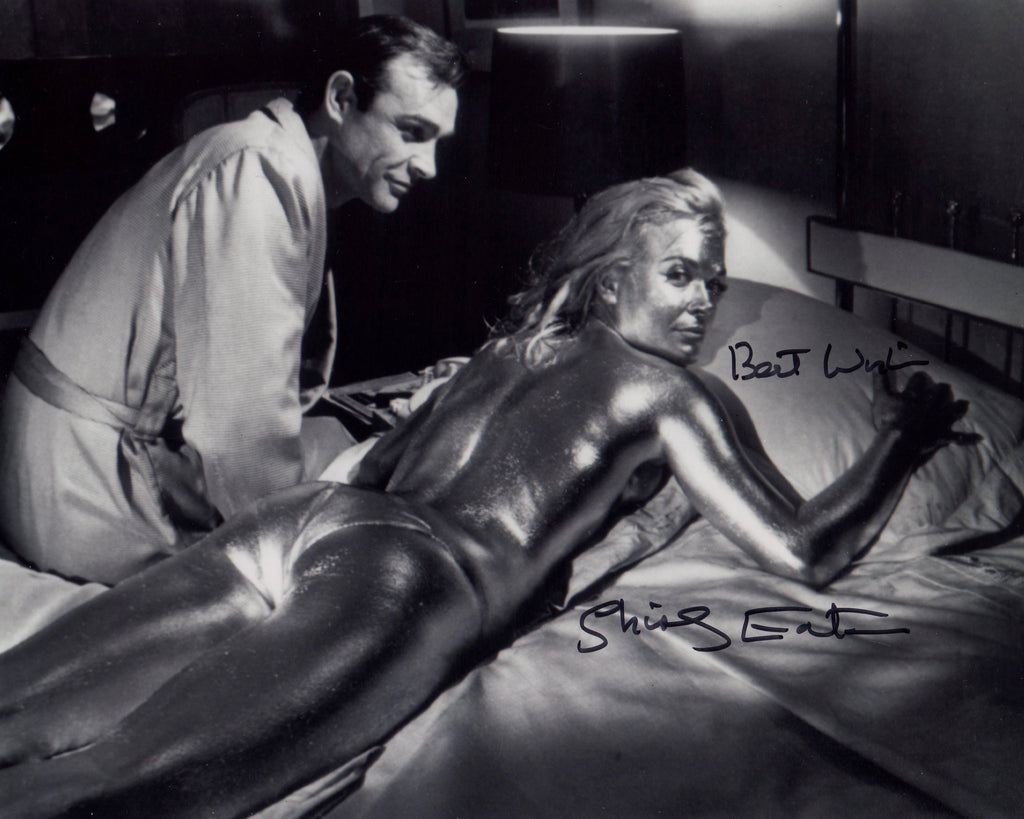 SHIRLEY EATON IN PERSON SIGNED BEHIND THE SCENES PHOTO FROM THE 1964 JAMES BOND FILM GOLDFINGER