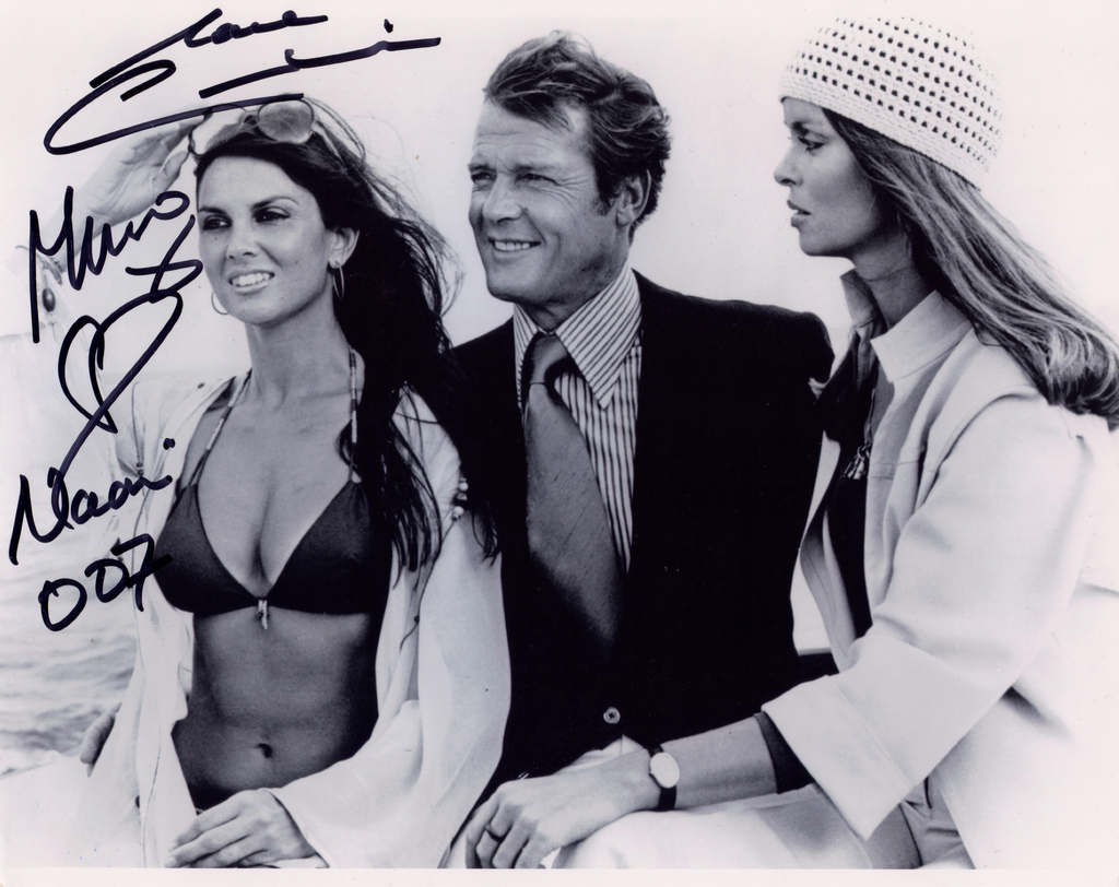 CAROLINE MUNRO JAMES BOND GIRL FROM THE SPY WHO LOVED ME IN PERSON SIGNED PHOTO
