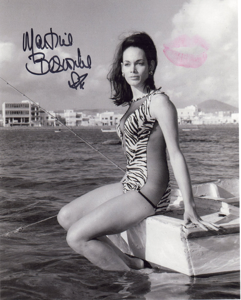 MARTINE BESWICK JAMES BOND GIRL IN PERSON SIGNED PHOTO